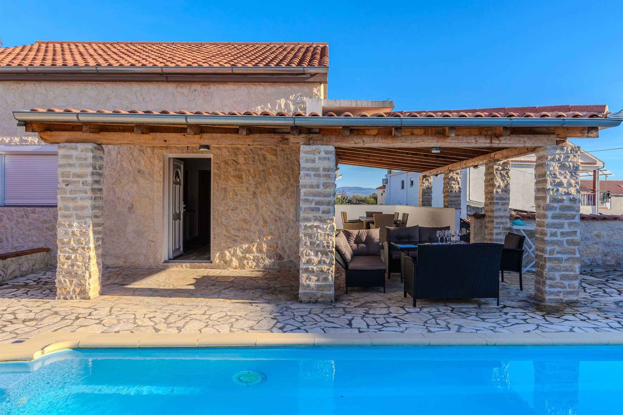 Villa Dalmacija - Villa for 6-7 persons | 3 bedrooms | Pool