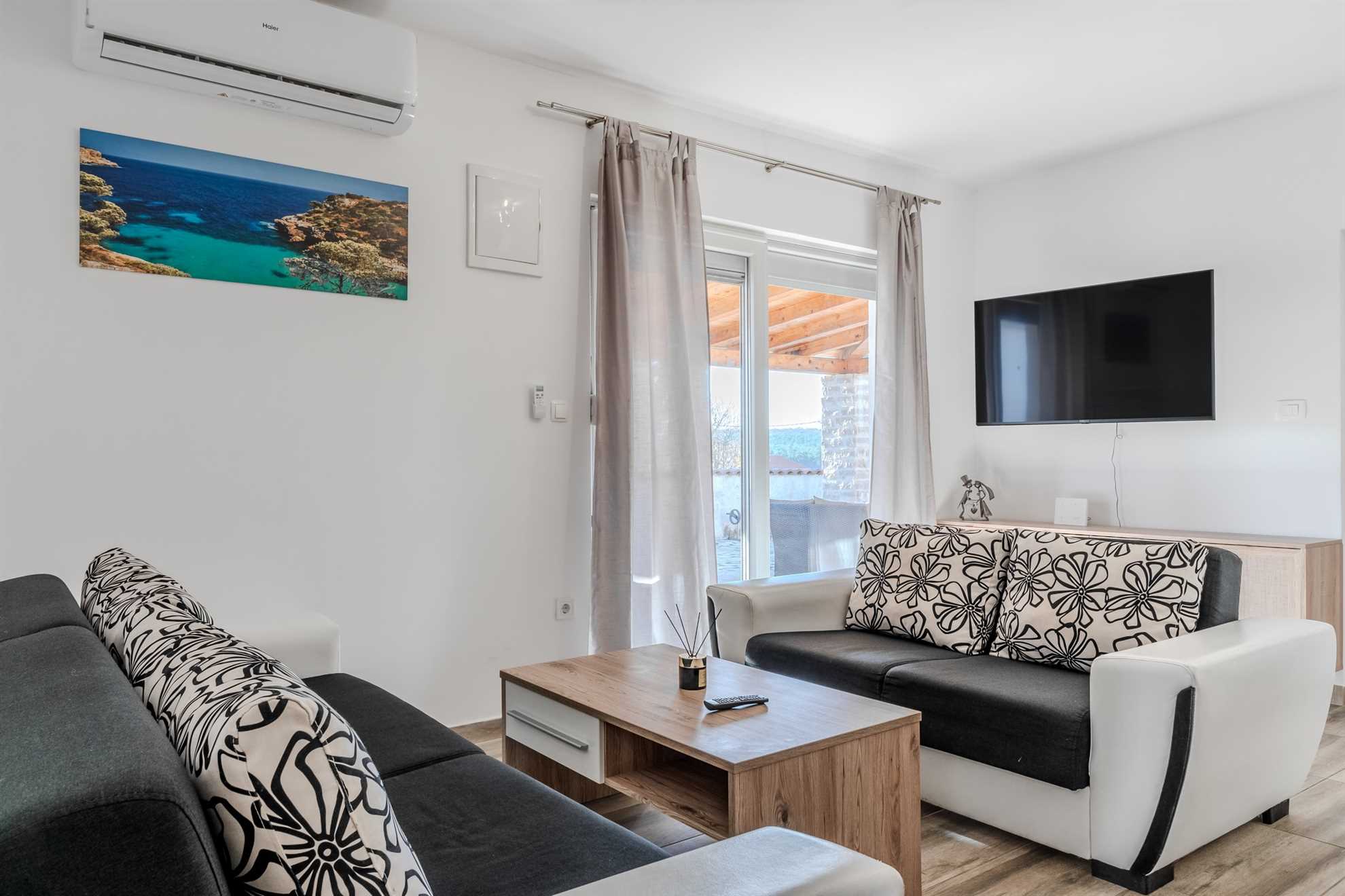 Villa Dalmacija - Villa for 6-7 persons | 3 bedrooms | Pool