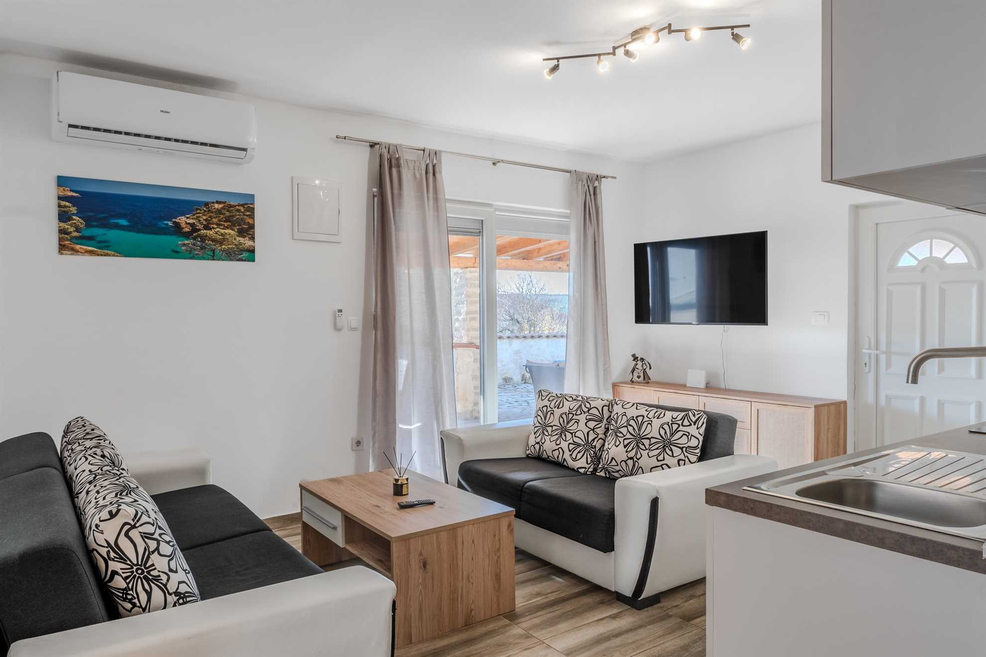 Villa Dalmacija - Villa for 6-7 persons | 3 bedrooms | Pool