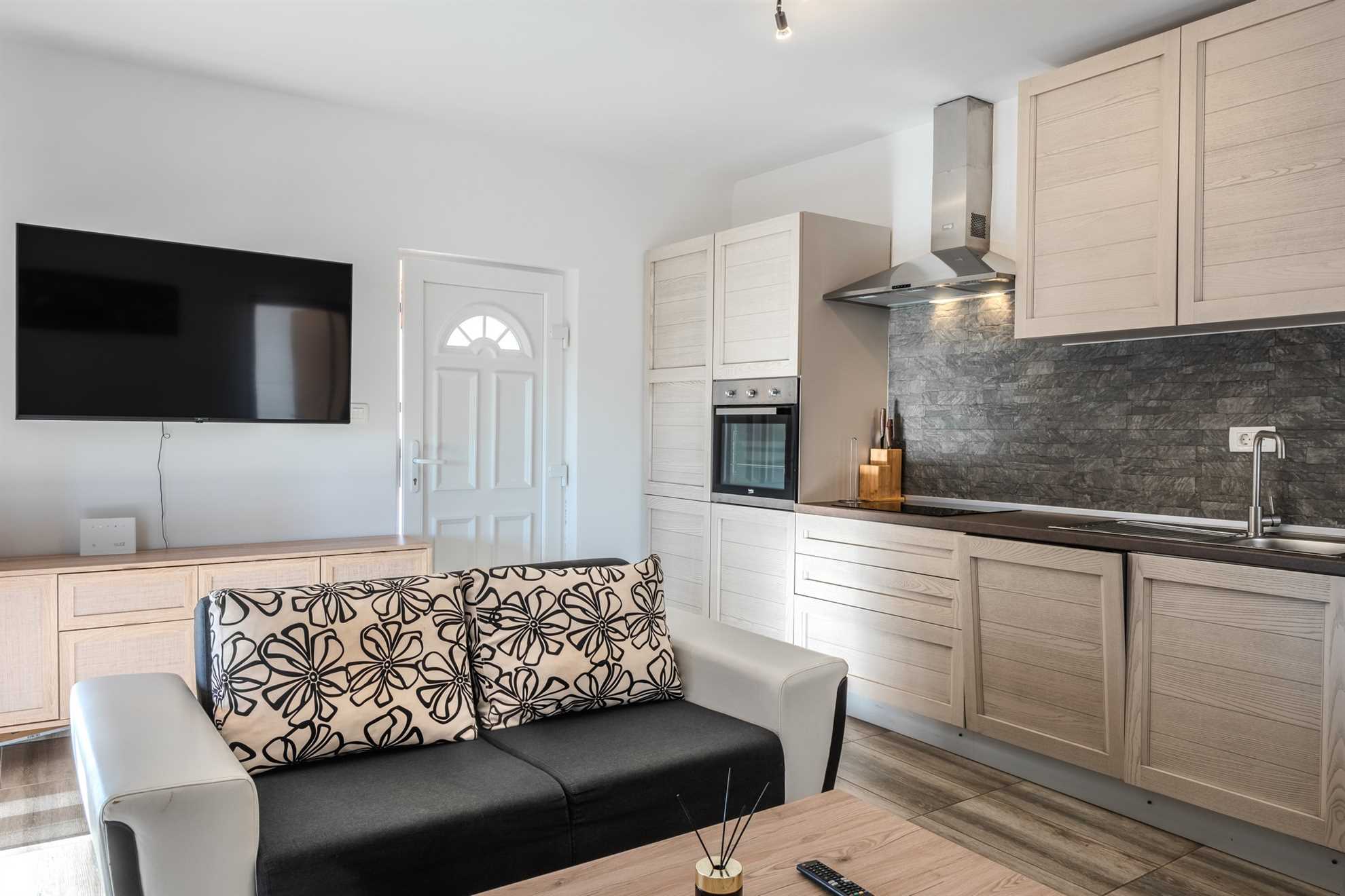 Villa Dalmacija - Villa for 6-7 persons | 3 bedrooms | Pool