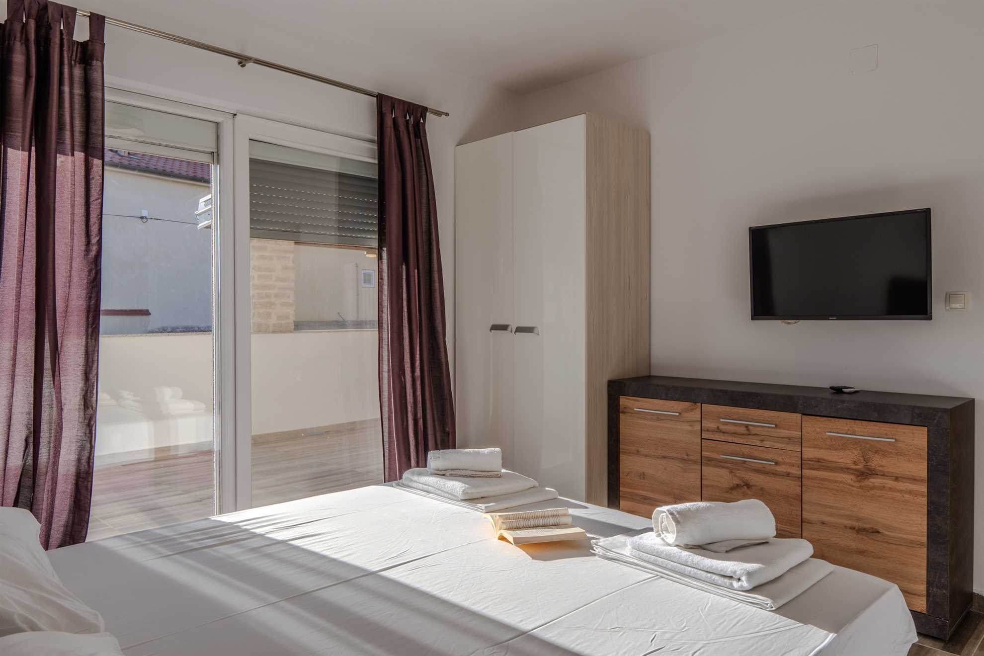 Villa Dalmacija - Villa for 6-7 persons | 3 bedrooms | Pool