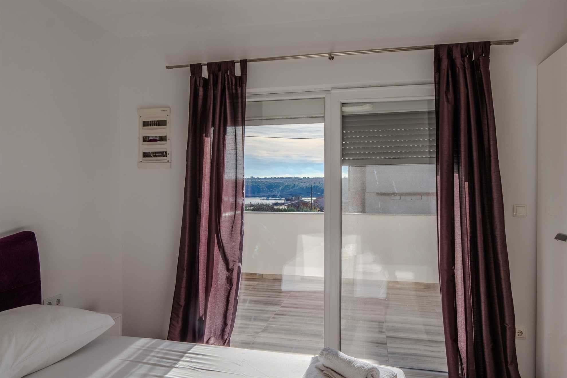 Villa Dalmacija - Villa for 6-7 persons | 3 bedrooms | Pool