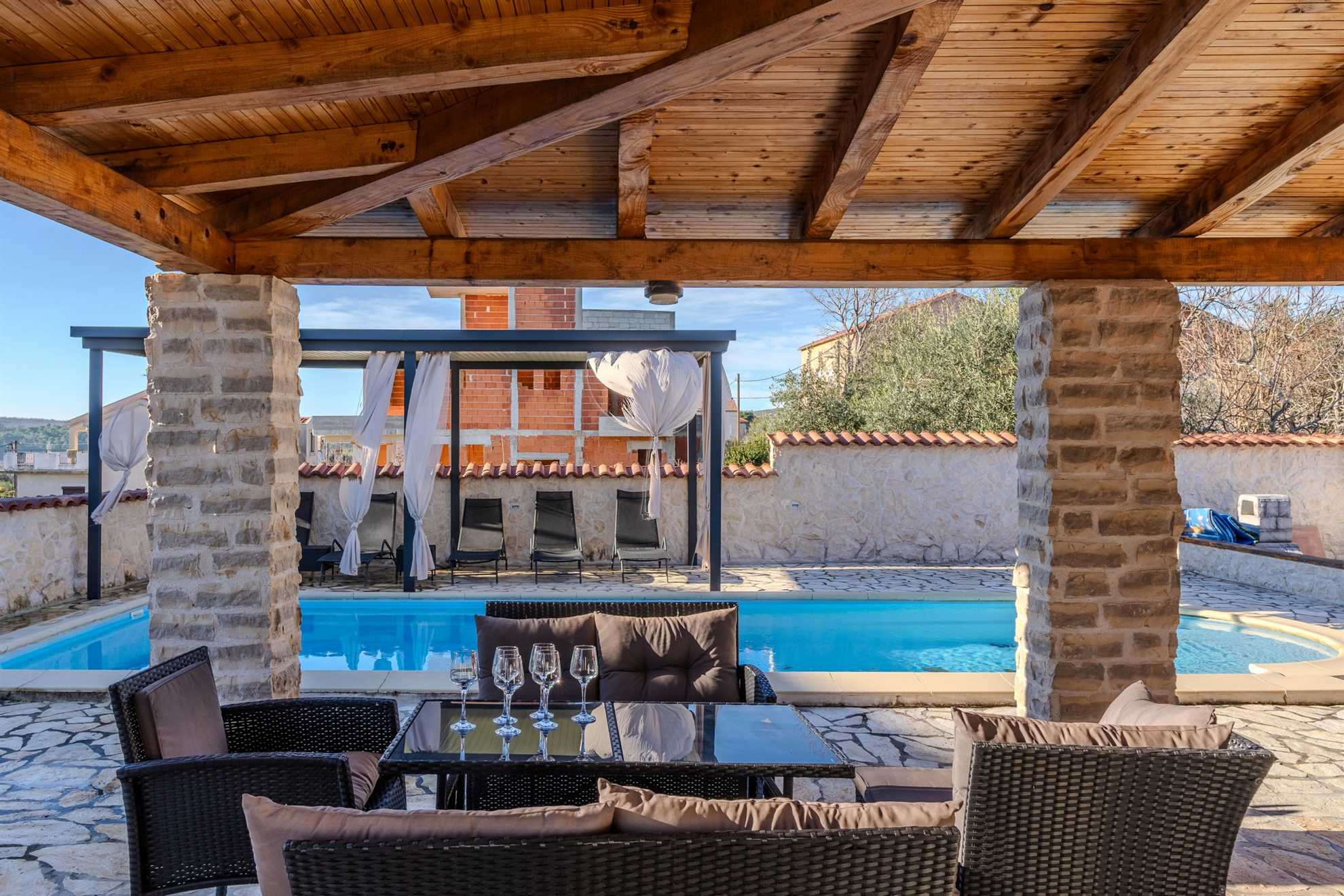 Villa Dalmacija - Villa for 6-7 persons | 3 bedrooms | Pool