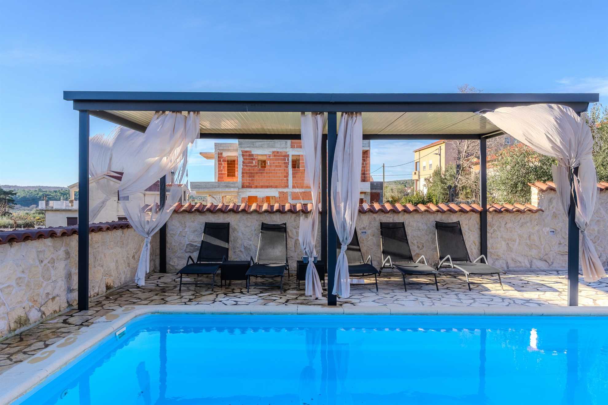 Villa Dalmacija - Villa for 6-7 persons | 3 bedrooms | Pool