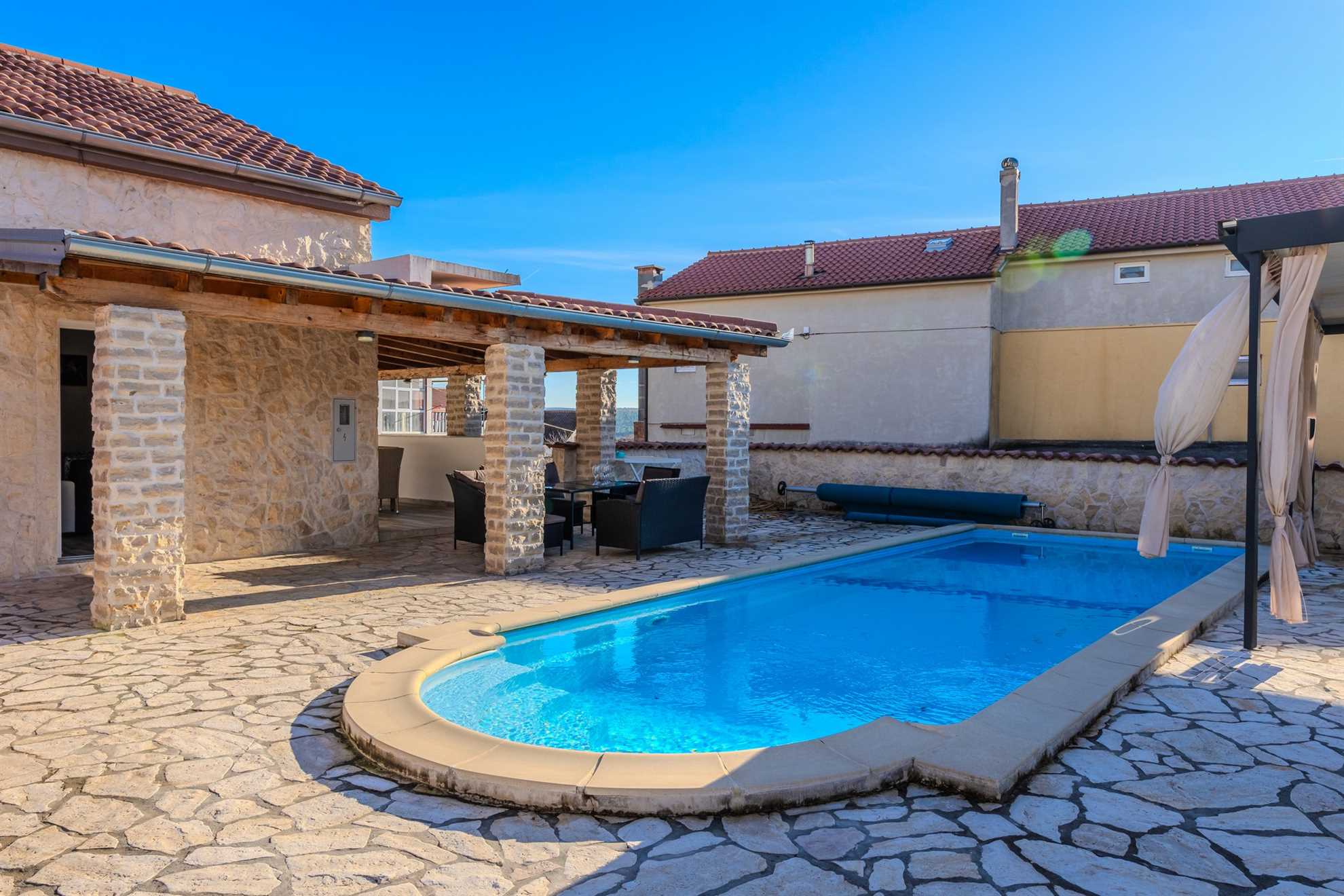 Villa Dalmacija - Villa for 6-7 persons | 3 bedrooms | Pool