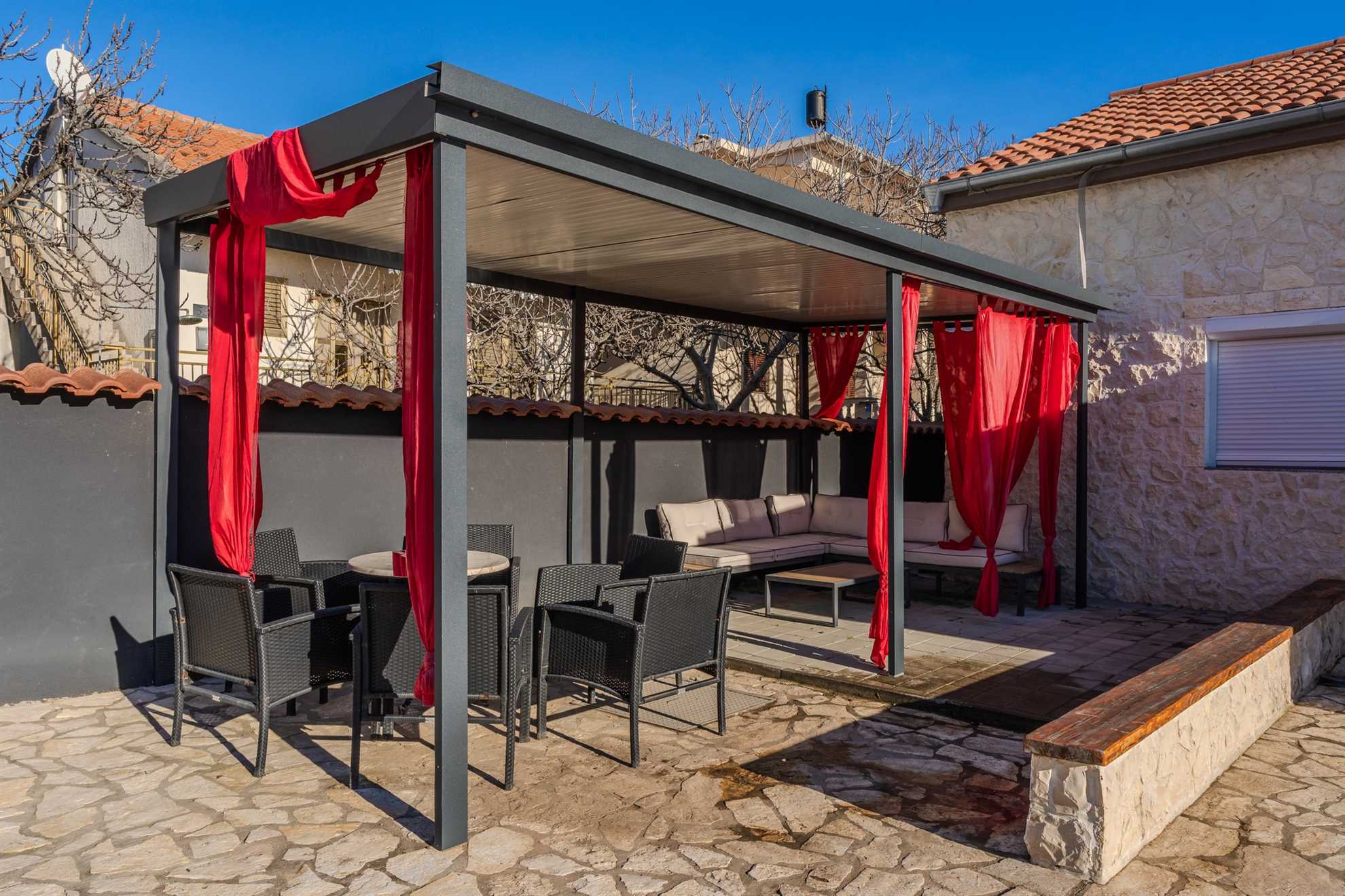 Villa Dalmacija - Villa for 6-7 persons | 3 bedrooms | Pool