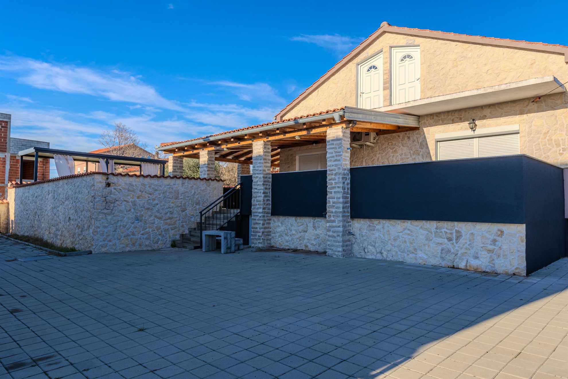 Villa Dalmacija - Villa for 6-7 persons | 3 bedrooms | Pool