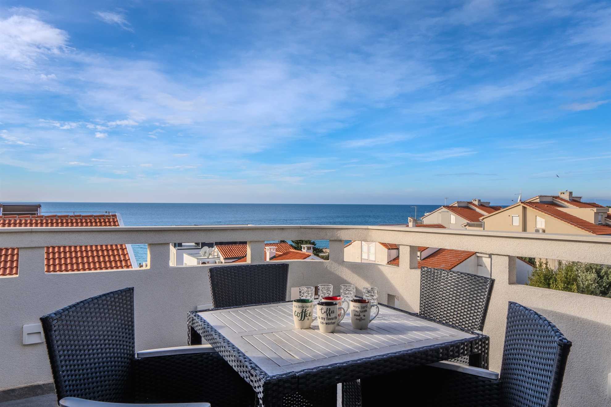 Penthouse Novalja - 3-bedroom apartment | Ideal for 6-8 persons | Sea view
