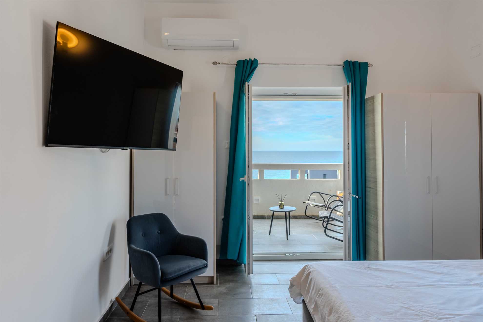 Penthouse Novalja - 3-bedroom apartment | Ideal for 6-8 persons | Sea view