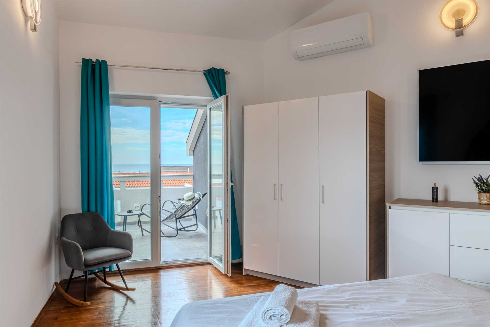 Penthouse Novalja - 3-bedroom apartment | Ideal for 6-8 persons | Sea view