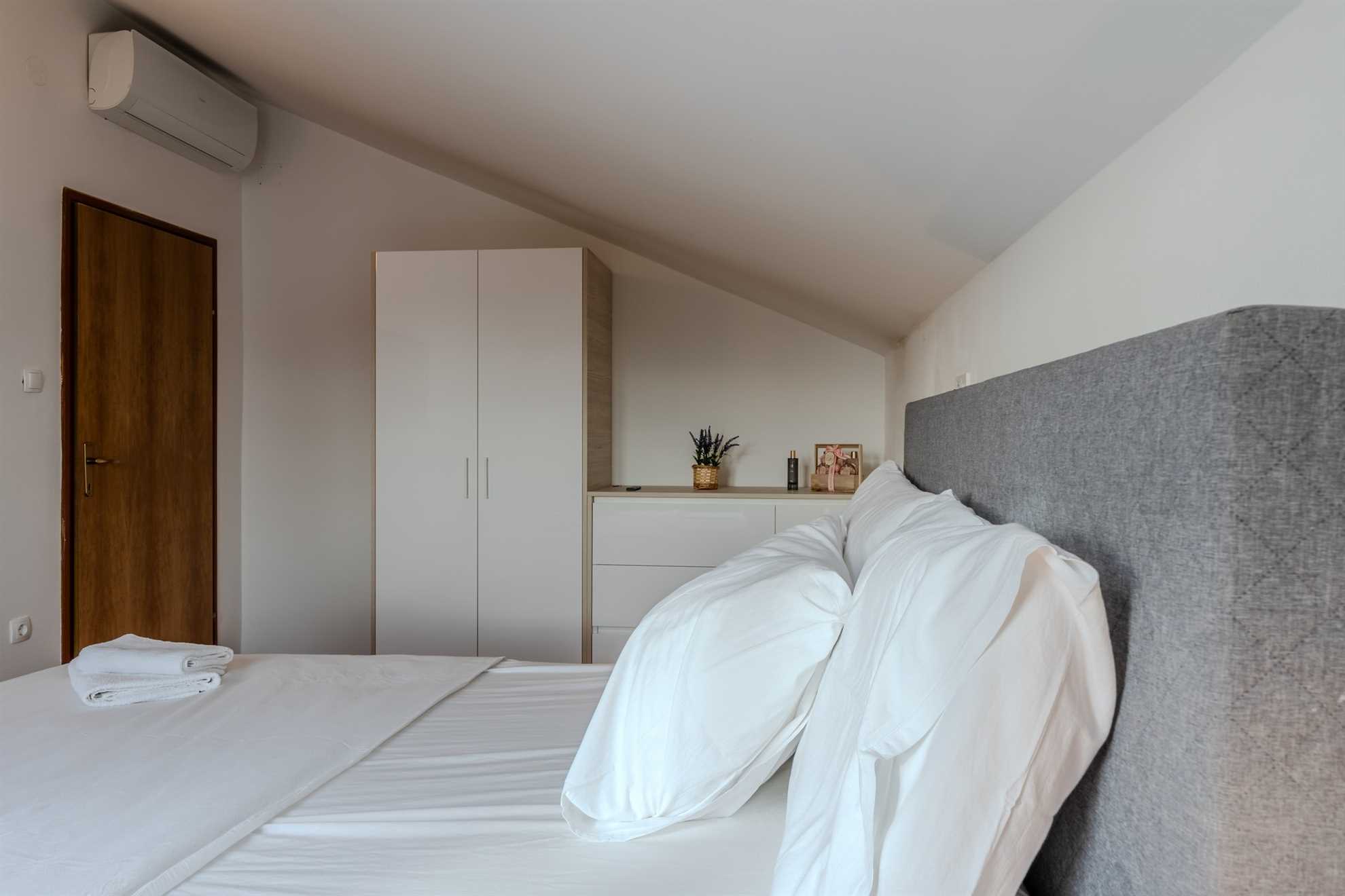 Penthouse Novalja - 3-bedroom apartment | Ideal for 6-8 persons | Sea view