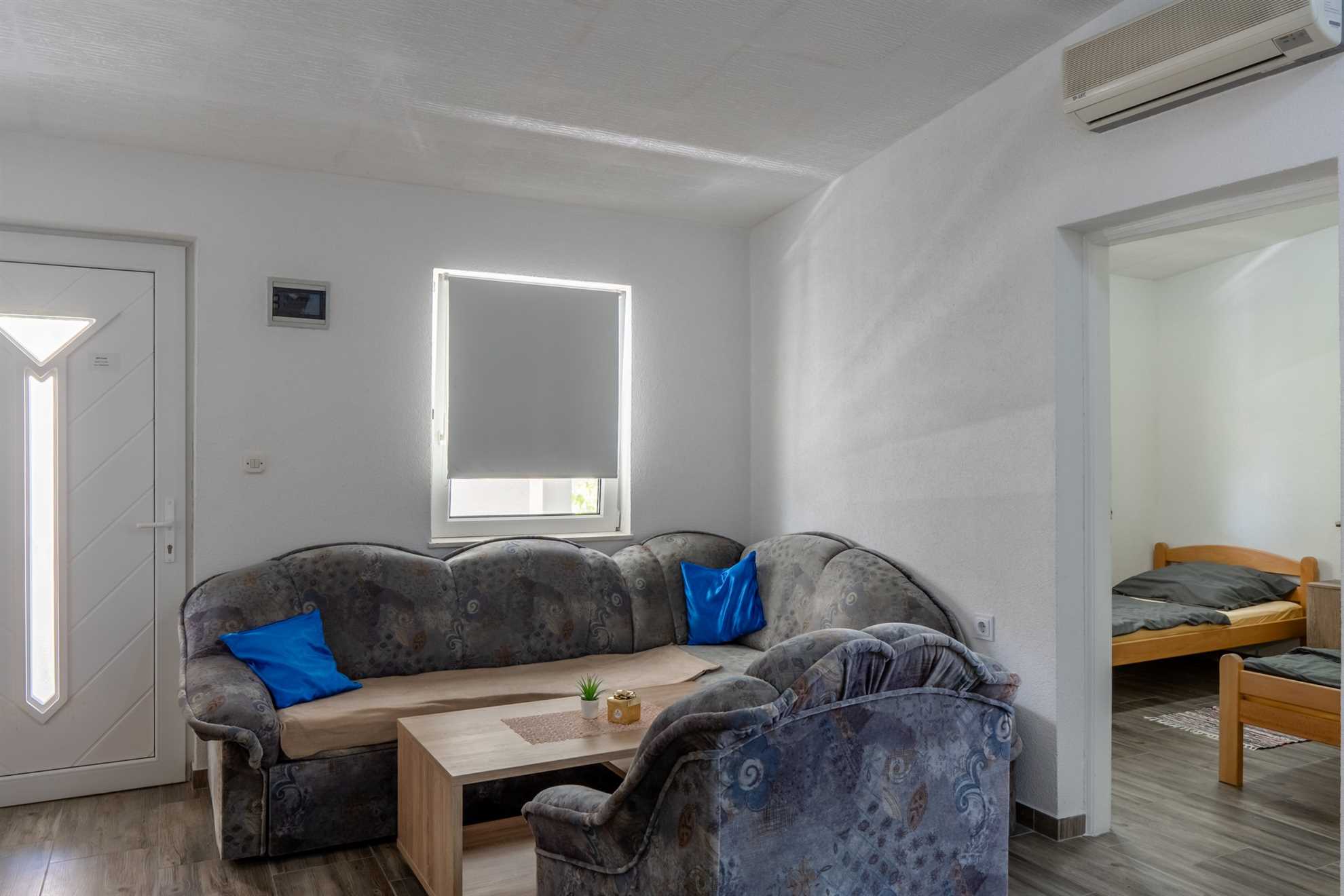 App Tušla 3 - Apartment with balcony | for 4 persons | BBQ