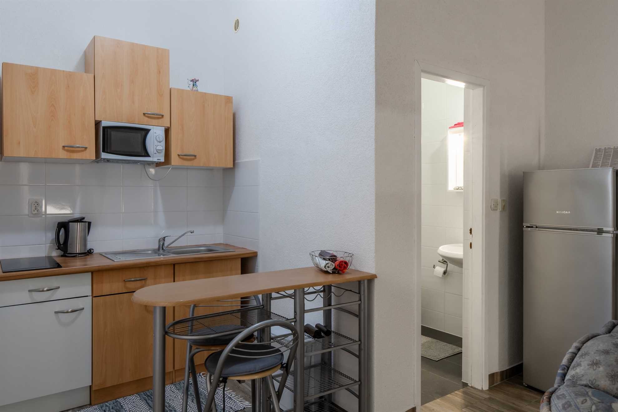 App Tušla 3 - Apartment with balcony | for 4 persons | BBQ