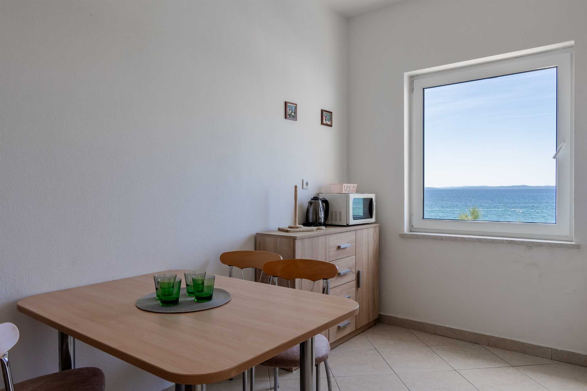App Božena 2 - Beachfront | Apartment for 2-4 persons | 1 bedroom