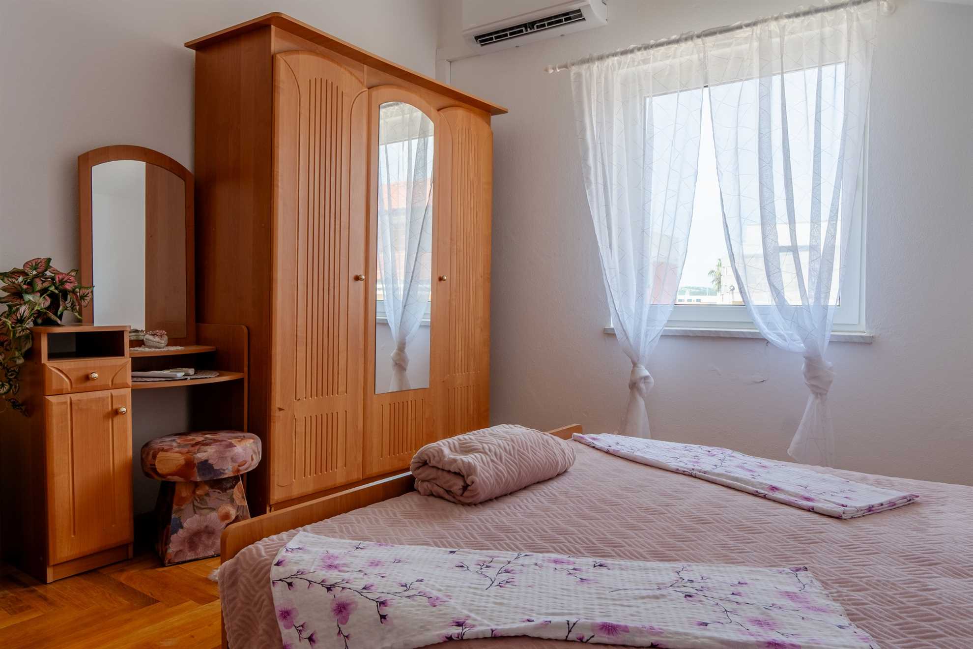 App Božena 2 - Beachfront | Apartment for 2-4 persons | 1 bedroom