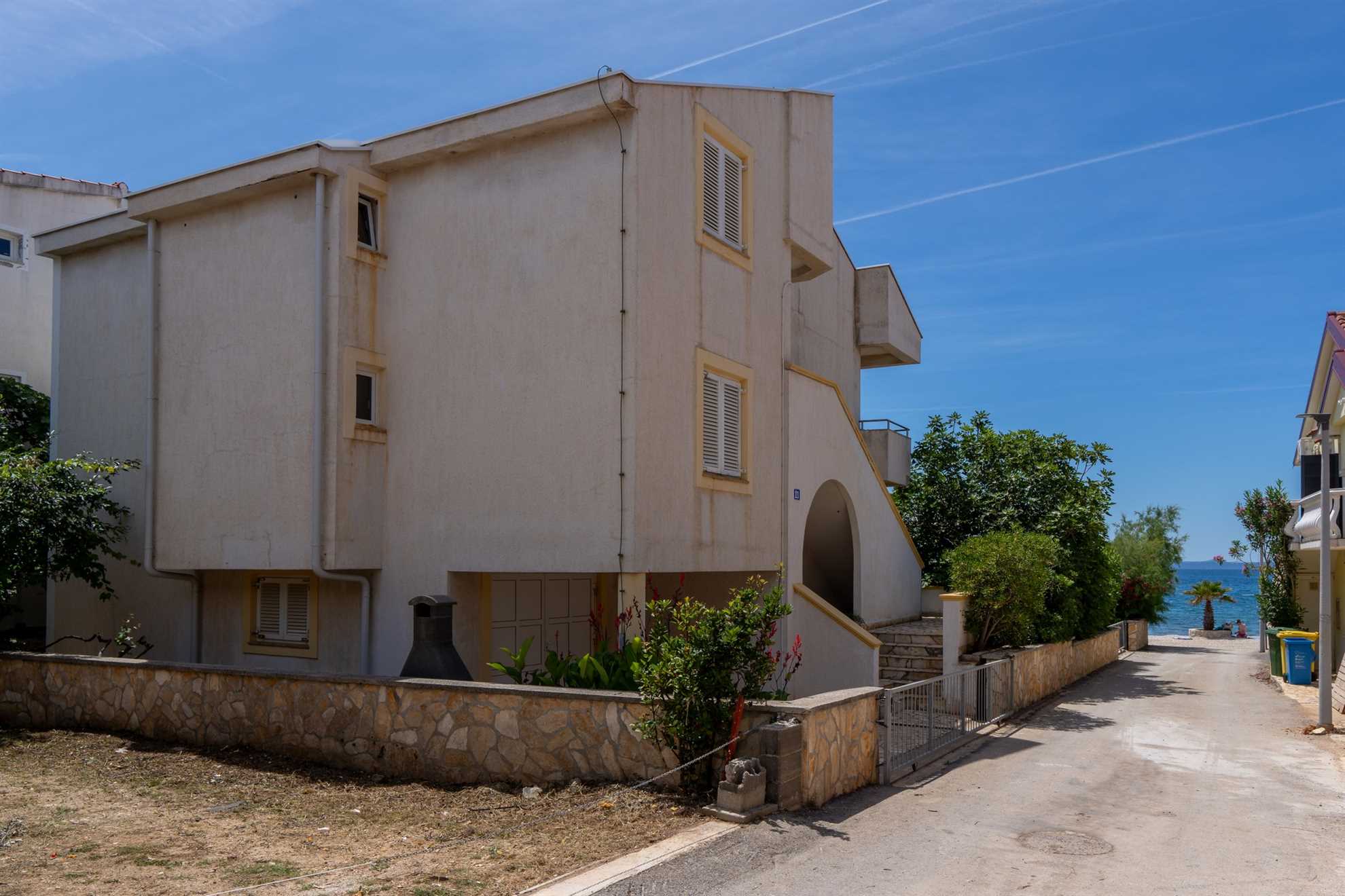 App Božena 2 - Beachfront | Apartment for 2-4 persons | 1 bedroom