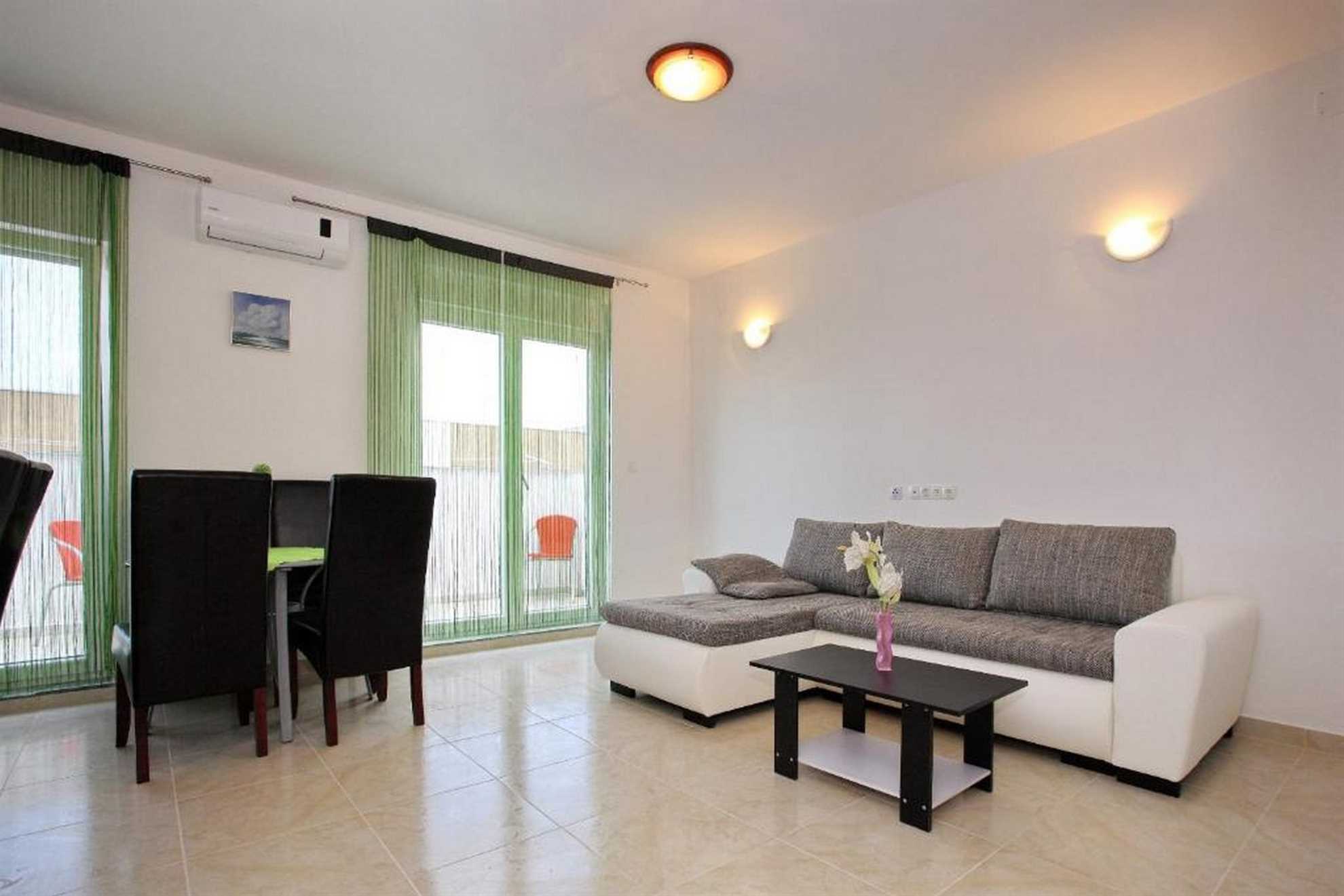 Village Nin D2 - Apartment for 4 persons | Swimming pool | quiet location