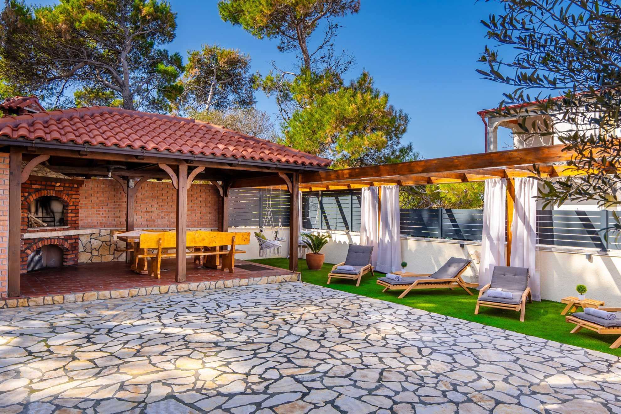 App Quercus 2 - Apartment for 4-5 persons | newly renovated | BBQ Gazebo