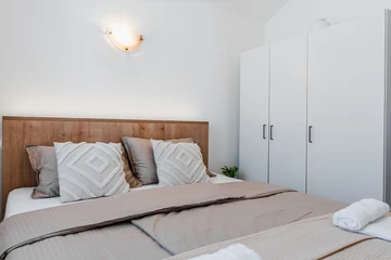 Vir Apartment for 4–5 Guests Near Pebble Beach