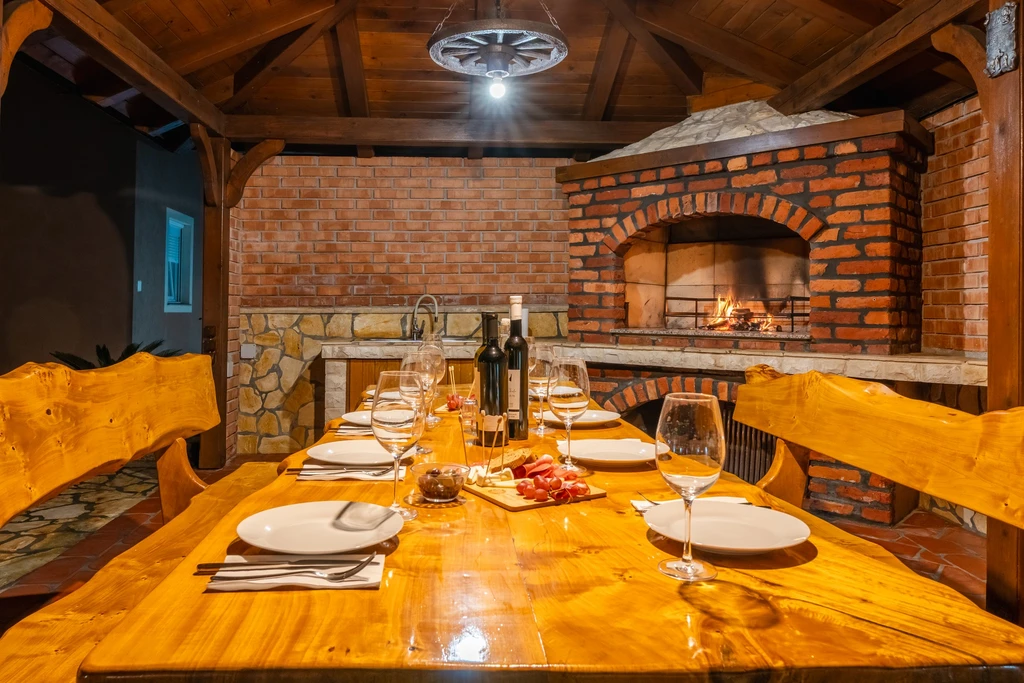 Vir Apartment for 4–5 Guests Near Pebble Beach