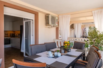 2-Bedroom Apartment in Vir for Up to 5 Guests