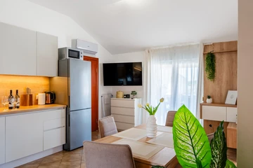 2-Bedroom Apartment in Vir for Up to 5 Guests