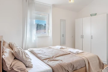 2-Bedroom Apartment in Vir for Up to 5 Guests