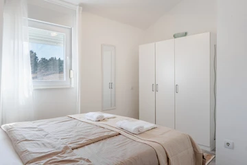 2-Bedroom Apartment in Vir for Up to 5 Guests