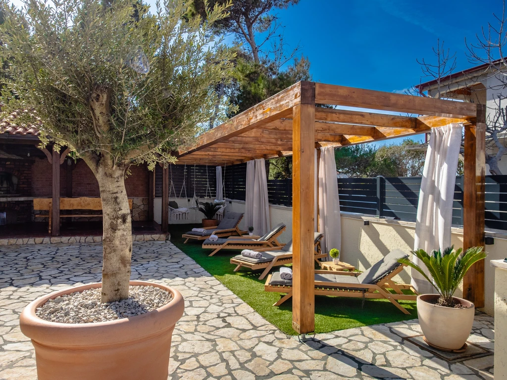 2-Bedroom Apartment in Vir for Up to 5 Guests