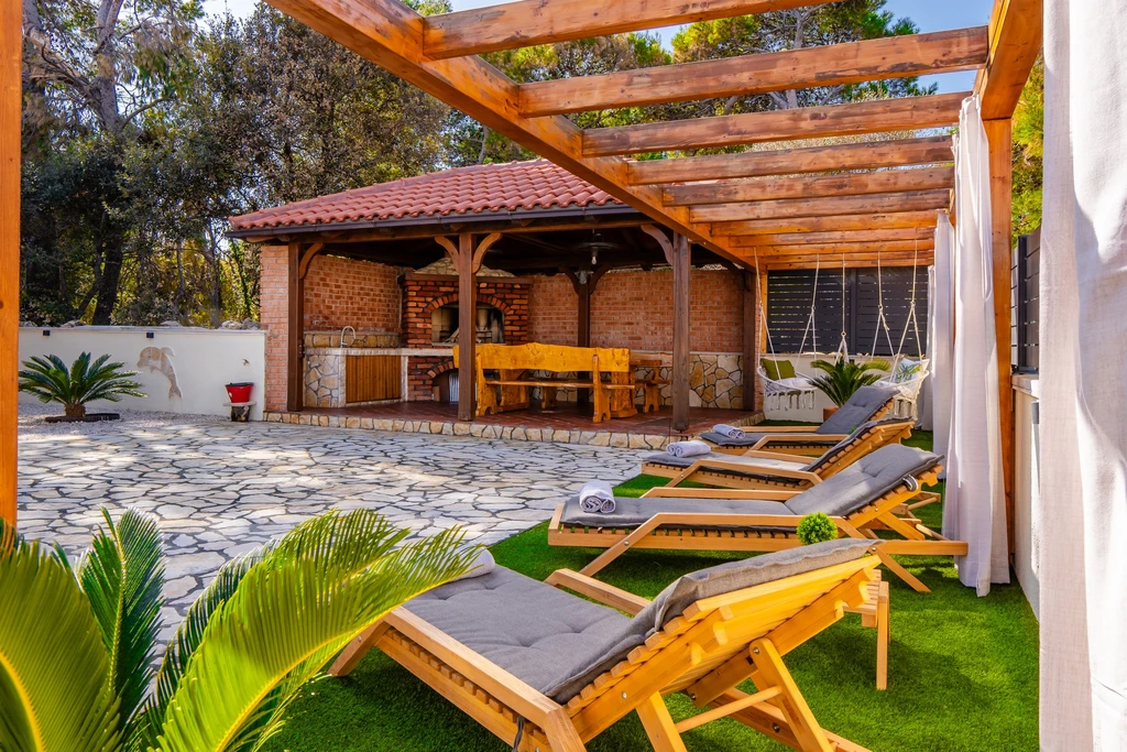 2-Bedroom Apartment in Vir for Up to 5 Guests