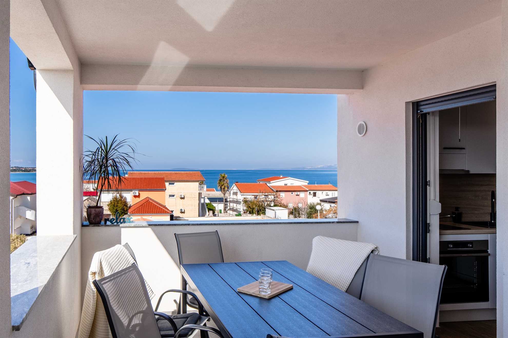 App Lacić 2 - Apartment for 4-5 persons | newly renovated | seaview