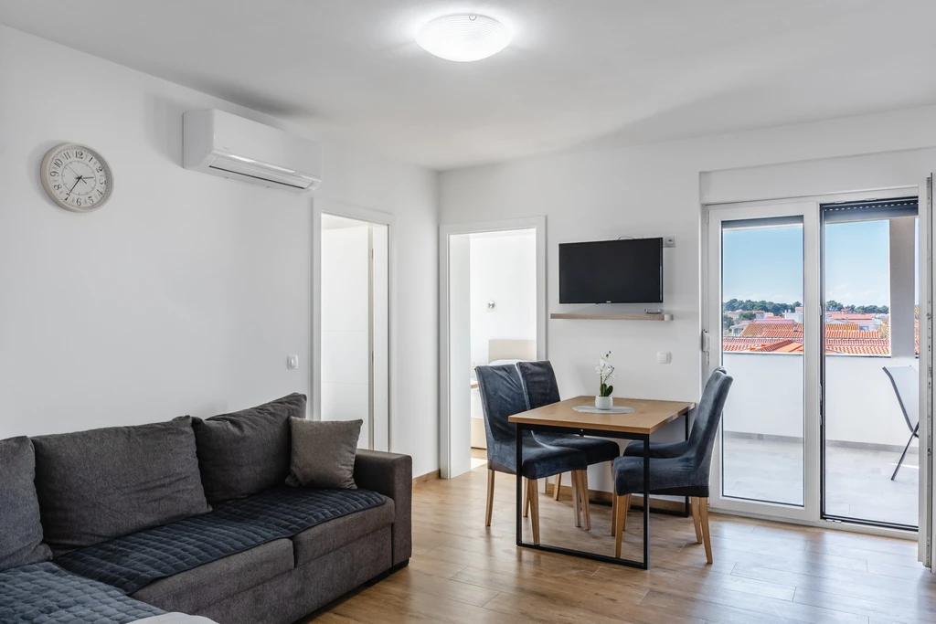 Apartment in Vir for 4-5 Guests with Sea View
