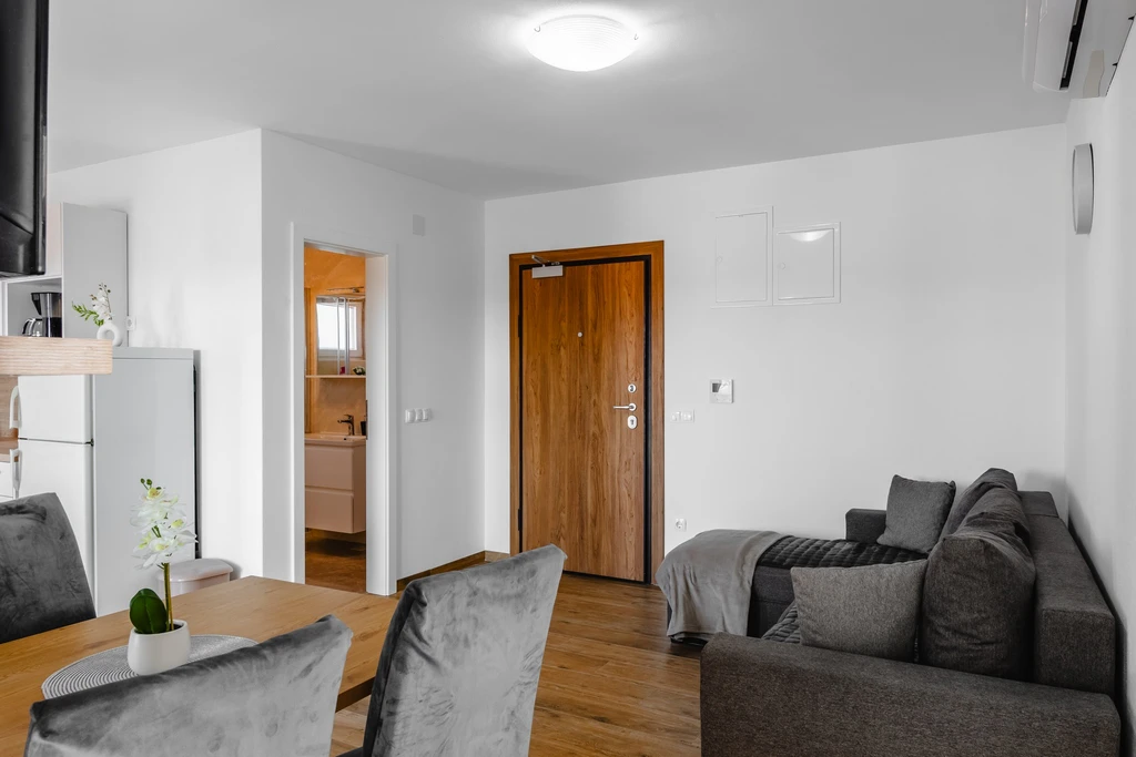 Apartment in Vir for 4-5 Guests with Sea View