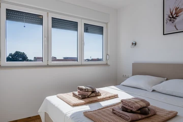 Apartment in Vir for 4-5 Guests with Sea View