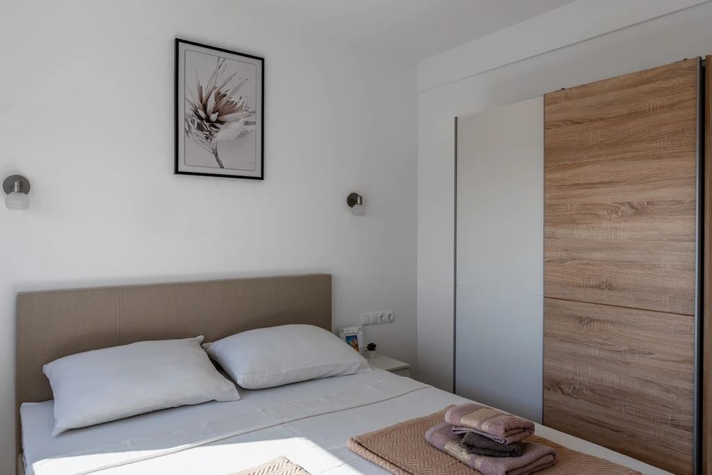 Apartment in Vir for 4-5 Guests with Sea View