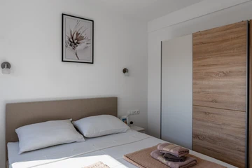 Apartment in Vir for 4-5 Guests with Sea View