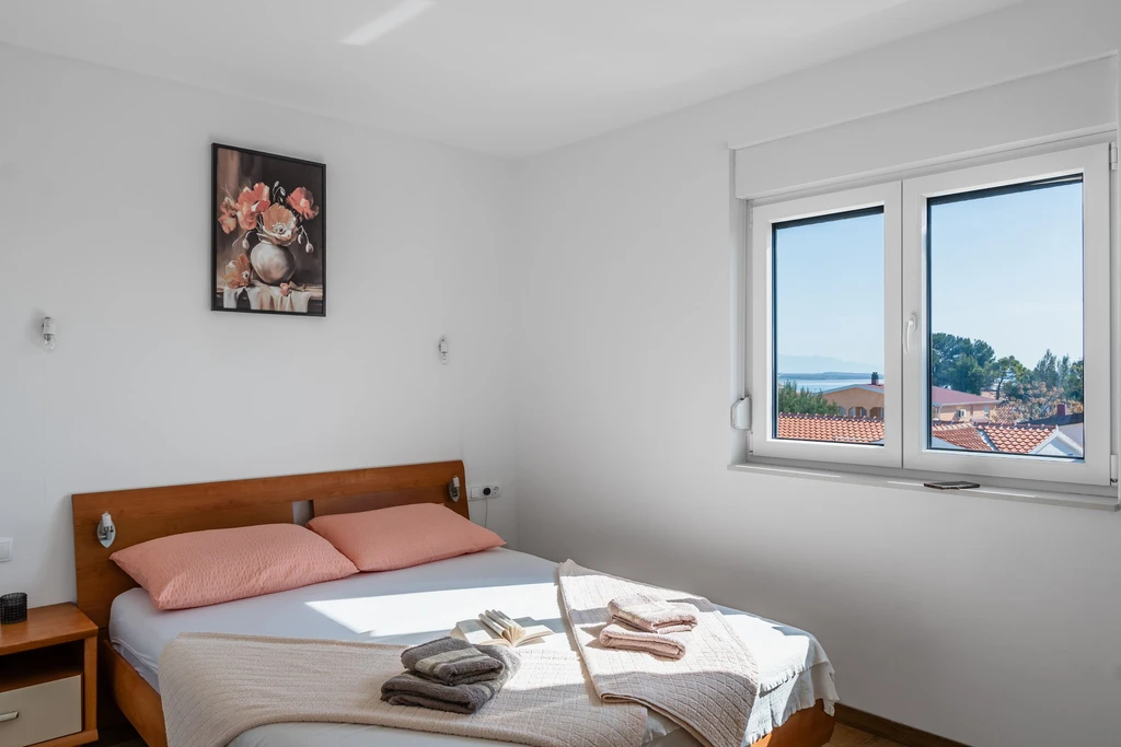 Apartment in Vir for 4-5 Guests with Sea View