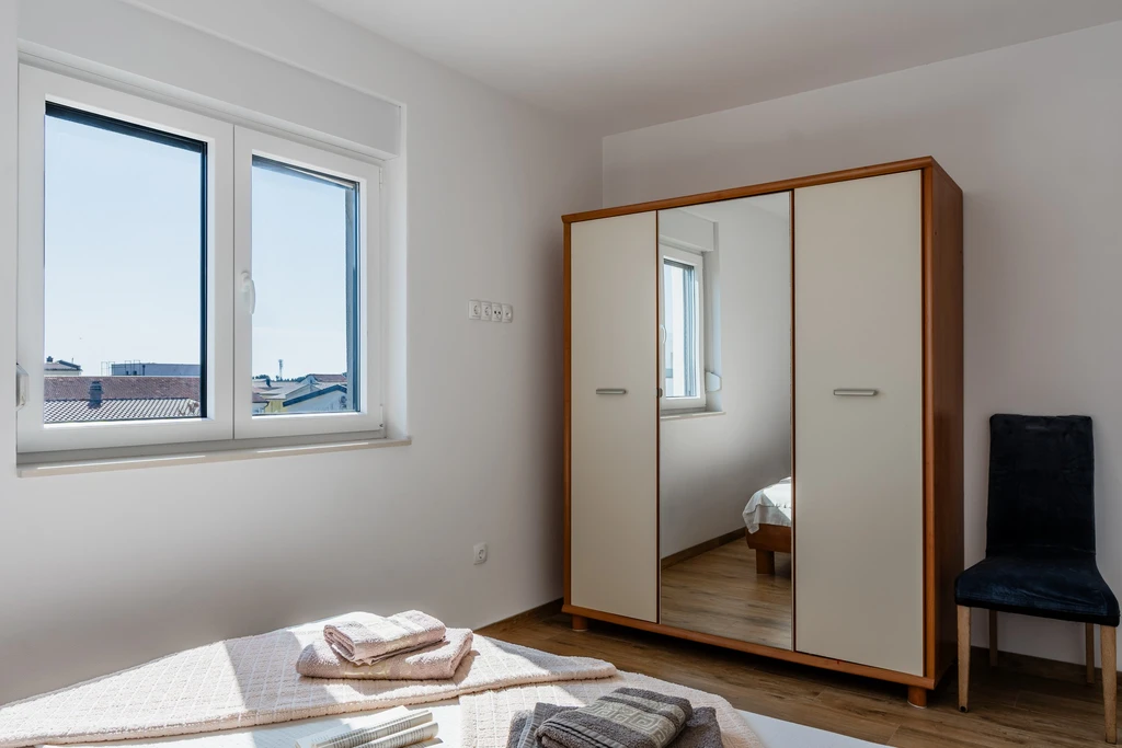 Apartment in Vir for 4-5 Guests with Sea View