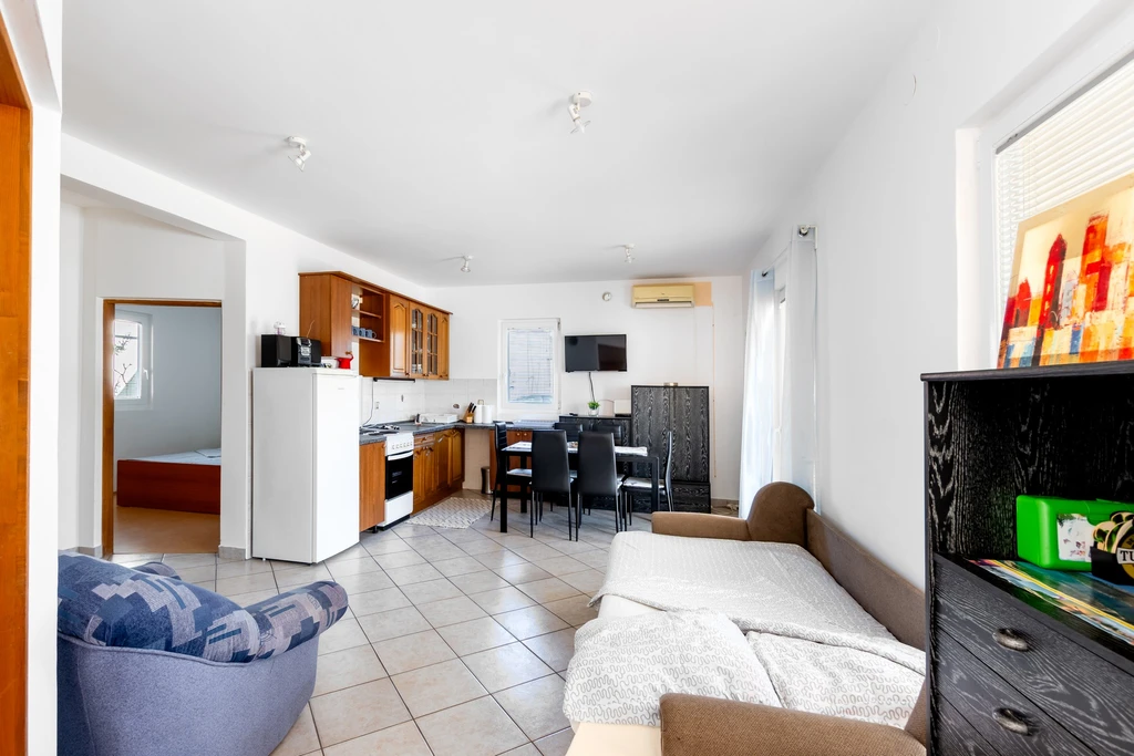 Vir Apartment for 5–7 Guests with Private Terrace