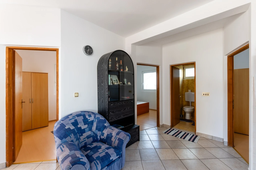 Vir Apartment for 5–7 Guests with Private Terrace