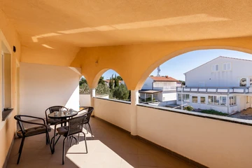 Vir Apartment with Balcony and BBQ (Sleeps 4)