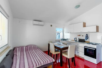 Vir Apartment with Balcony and BBQ (Sleeps 4)