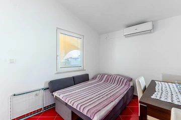 Vir Apartment with Balcony and BBQ (Sleeps 4)