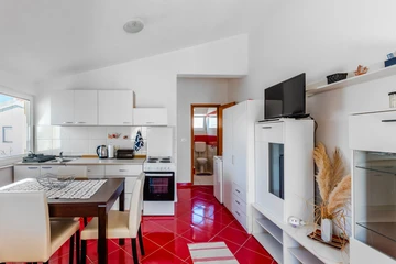 Vir Apartment with Balcony and BBQ (Sleeps 4)