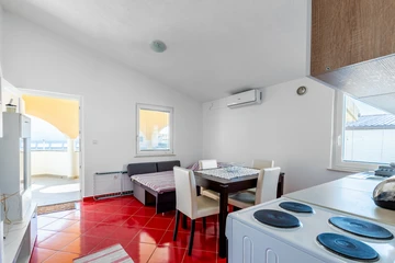Vir Apartment with Balcony and BBQ (Sleeps 4)