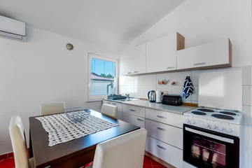 Vir Apartment with Balcony and BBQ (Sleeps 4)