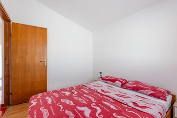 Vir Apartment with Balcony and BBQ (Sleeps 4)