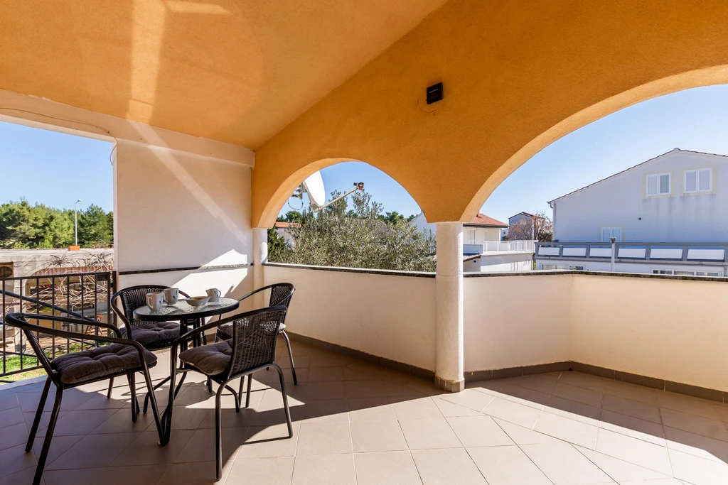 Quiet 1-Bedroom Apartment in Vir for 4 Guests