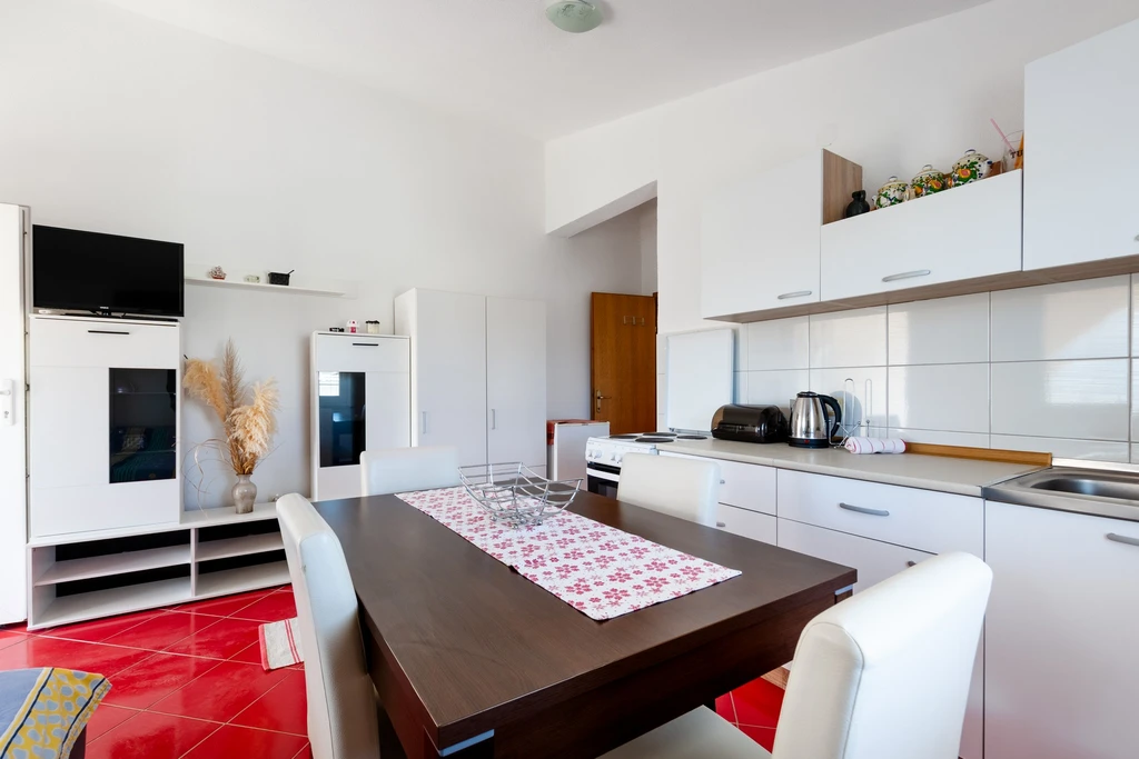 Quiet 1-Bedroom Apartment in Vir for 4 Guests