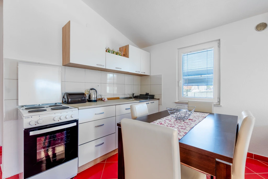 Quiet 1-Bedroom Apartment in Vir for 4 Guests